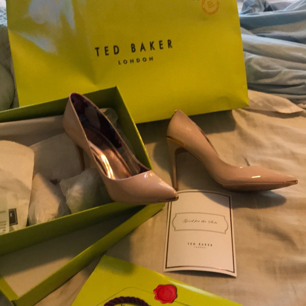 🚫SOLD🚫Nude Ted Baker Heels sz 39/8